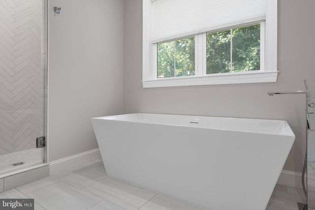 6405 WILMETT RD, Bethesda, MD 20817