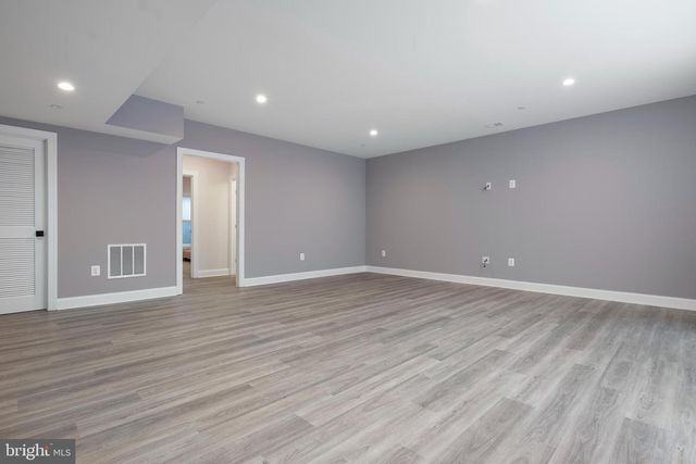 6405 WILMETT RD, Bethesda, MD 20817