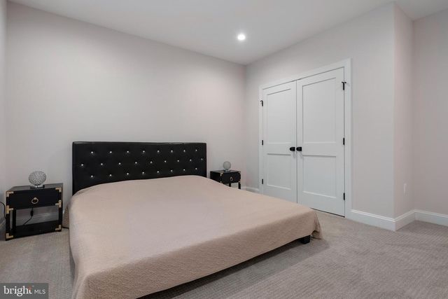 6405 WILMETT RD, Bethesda, MD 20817