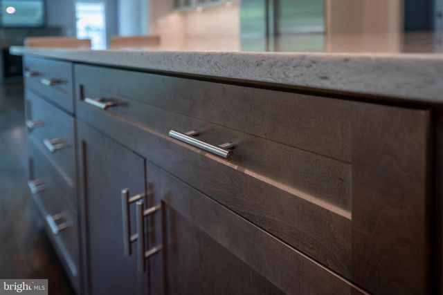 6405 WILMETT RD, Bethesda, MD 20817