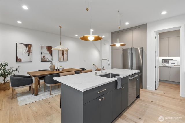 4049 44th Avenue SW, Seattle, WA 98116