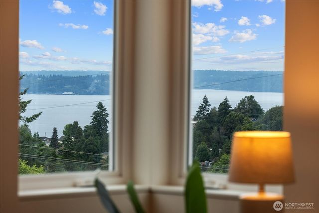 4049 44th Avenue SW, Seattle, WA 98116