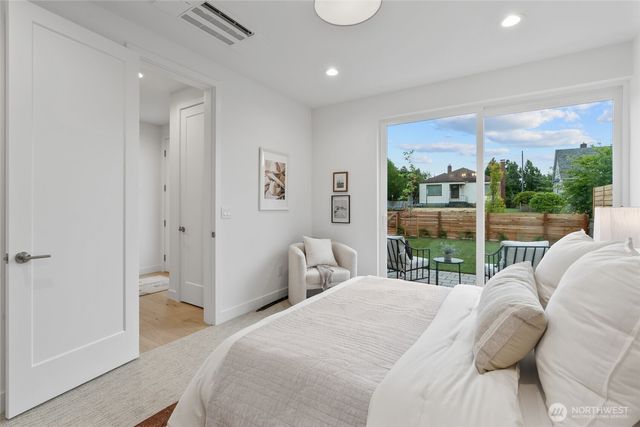 4049 44th Avenue SW, Seattle, WA 98116