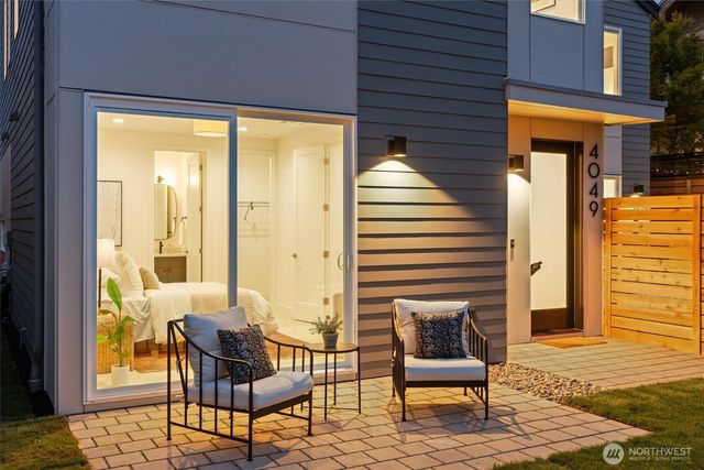 4049 44th Avenue SW, Seattle, WA 98116