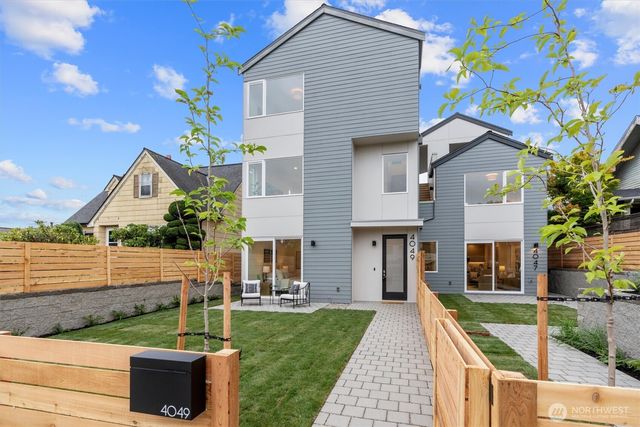 4049 44th Avenue SW, Seattle, WA 98116