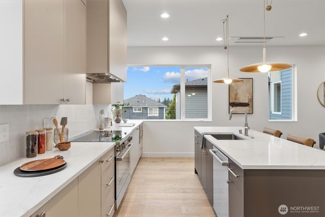 4049 44th Avenue SW, Seattle, WA 98116