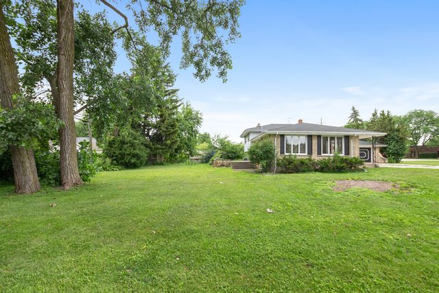 3928 N Cass Avenue, Westmont, IL 60559
