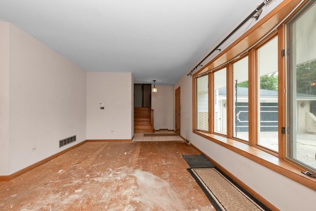 3928 N Cass Avenue, Westmont, IL 60559