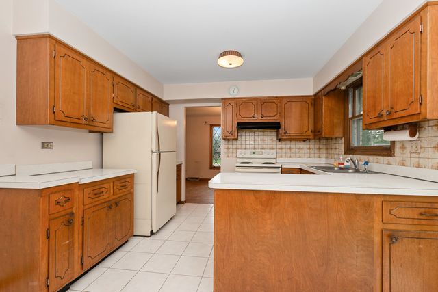 3928 N Cass Avenue, Westmont, IL 60559
