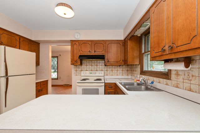 3928 N Cass Avenue, Westmont, IL 60559