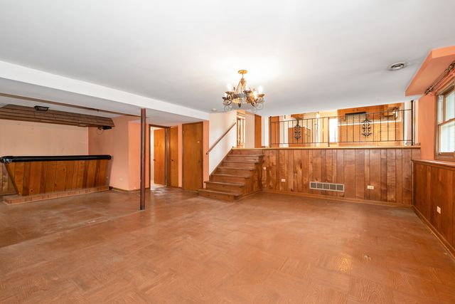 3928 N Cass Avenue, Westmont, IL 60559