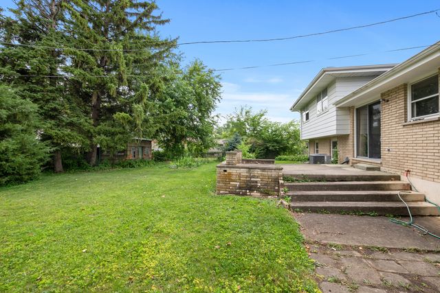 3928 N Cass Avenue, Westmont, IL 60559