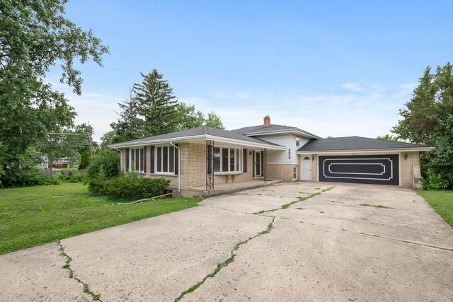 3928 N Cass Avenue, Westmont, IL 60559
