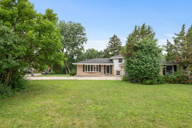 3928 N Cass Avenue, Westmont, IL 60559