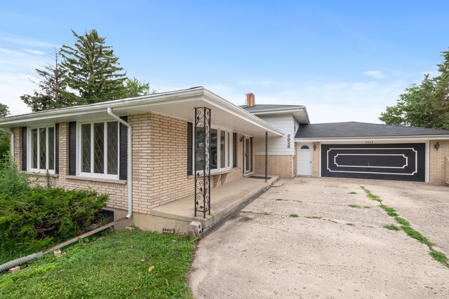 3928 N Cass Avenue, Westmont, IL 60559