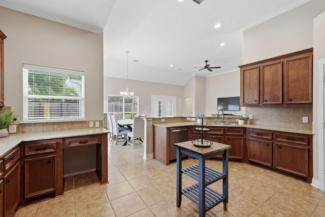 199 Kings Point Street, Conroe, TX 77356
