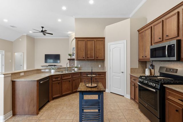 199 Kings Point Street, Conroe, TX 77356
