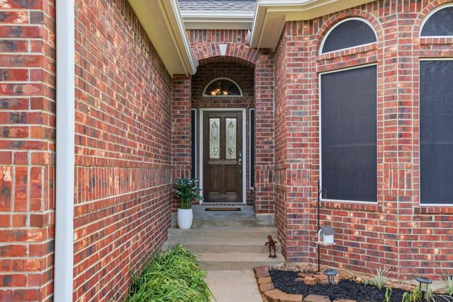 199 Kings Point Street, Conroe, TX 77356