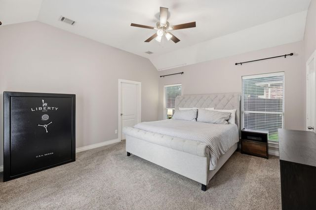199 Kings Point Street, Conroe, TX 77356