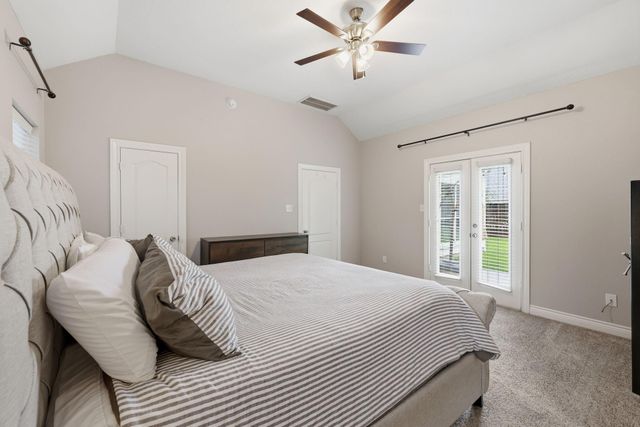 199 Kings Point Street, Conroe, TX 77356