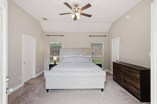 199 Kings Point Street, Conroe, TX 77356