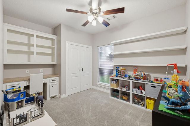199 Kings Point Street, Conroe, TX 77356