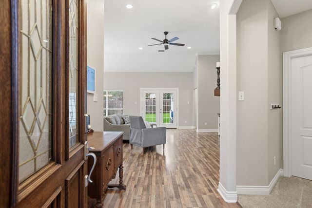 199 Kings Point Street, Conroe, TX 77356