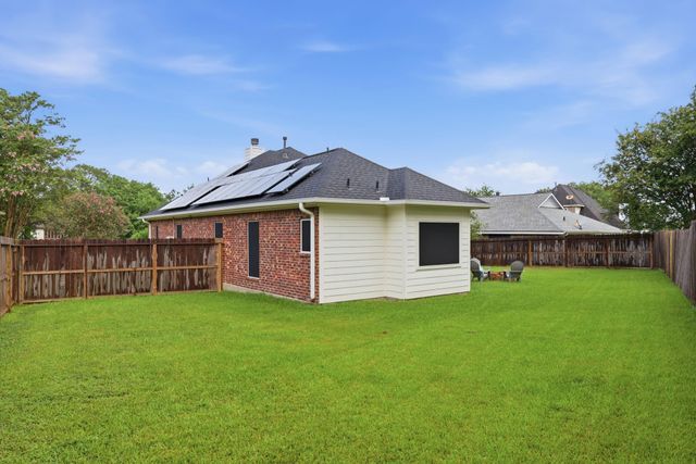 199 Kings Point Street, Conroe, TX 77356