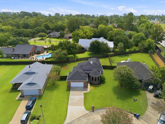 199 Kings Point Street, Conroe, TX 77356