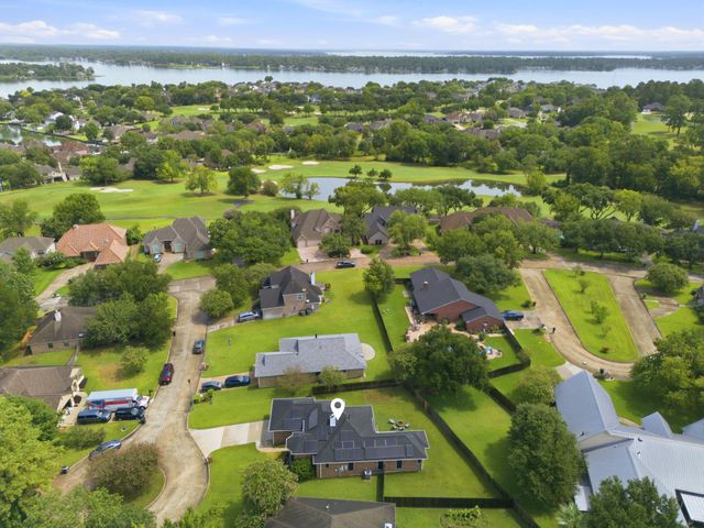 199 Kings Point Street, Conroe, TX 77356