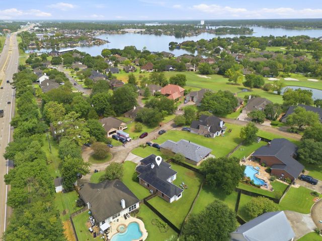 199 Kings Point Street, Conroe, TX 77356