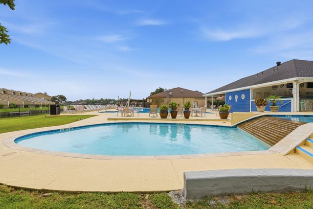 199 Kings Point Street, Conroe, TX 77356