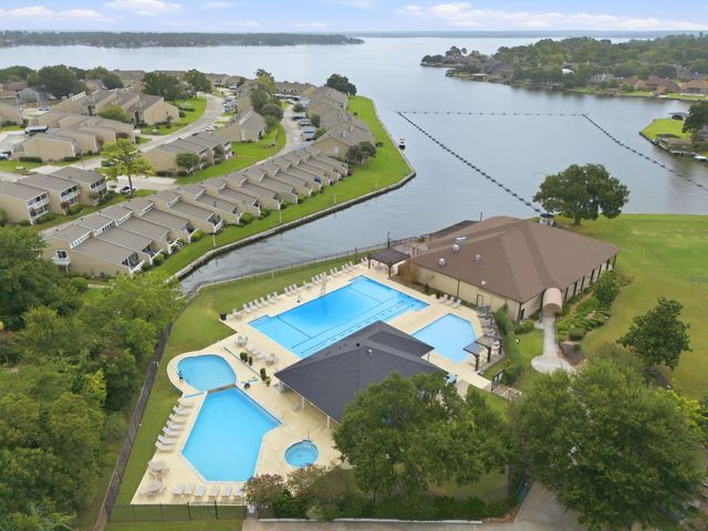 199 Kings Point Street, Conroe, TX 77356