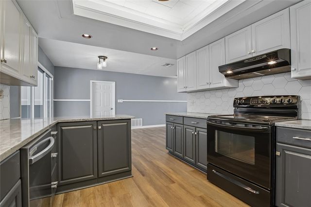 758 42ND AVENUE NE, St Petersburg, FL 33703