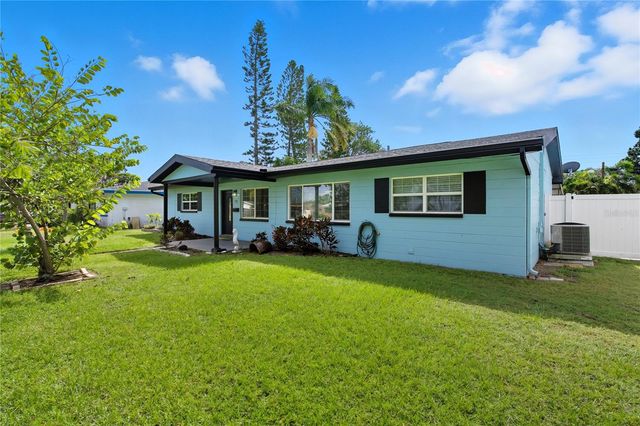 758 42ND AVENUE NE, St Petersburg, FL 33703