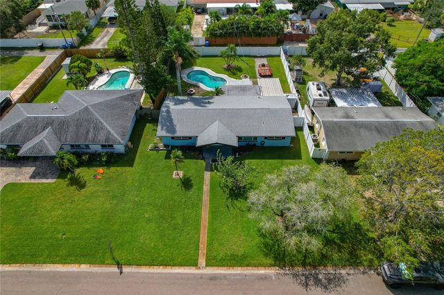 758 42ND AVENUE NE, St Petersburg, FL 33703
