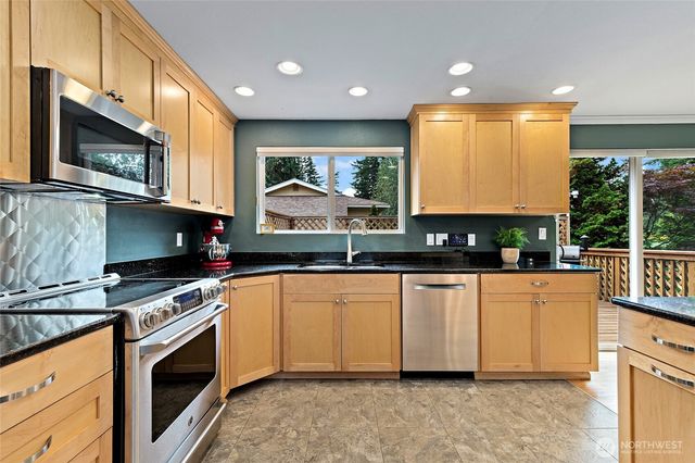 14859 NE 13th Street, Bellevue, WA 98007