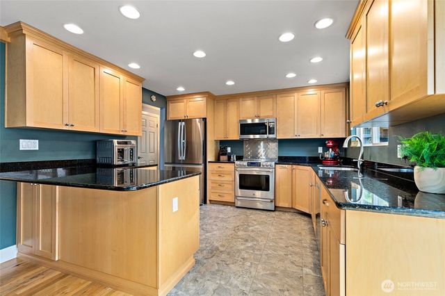 14859 NE 13th Street, Bellevue, WA 98007