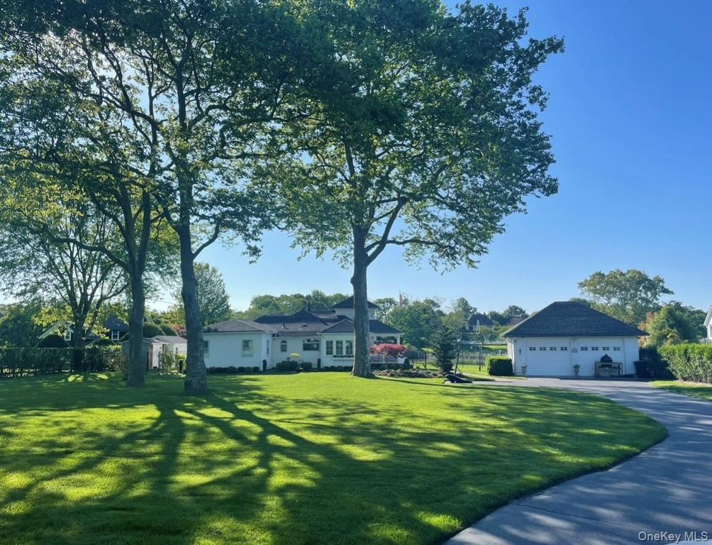 67 Lake Avenue, Center Moriches, NY 11934