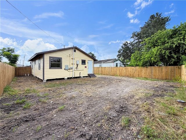 705 Seminole St, Corpus Christi, TX 78405