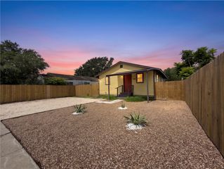 705 Seminole St, Corpus Christi, TX 78405