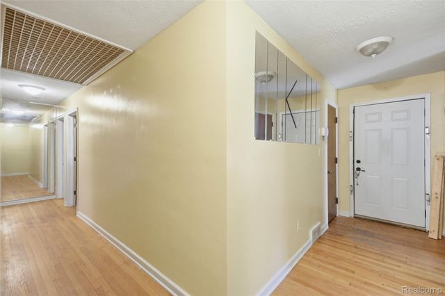 27315 Lathrup Boulevard, Lathrup Village, MI 48076