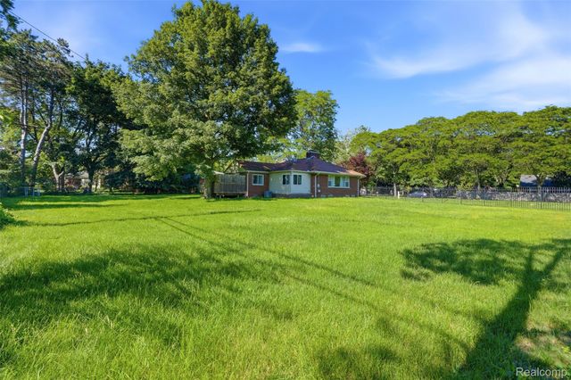 27315 Lathrup Boulevard, Lathrup Village, MI 48076