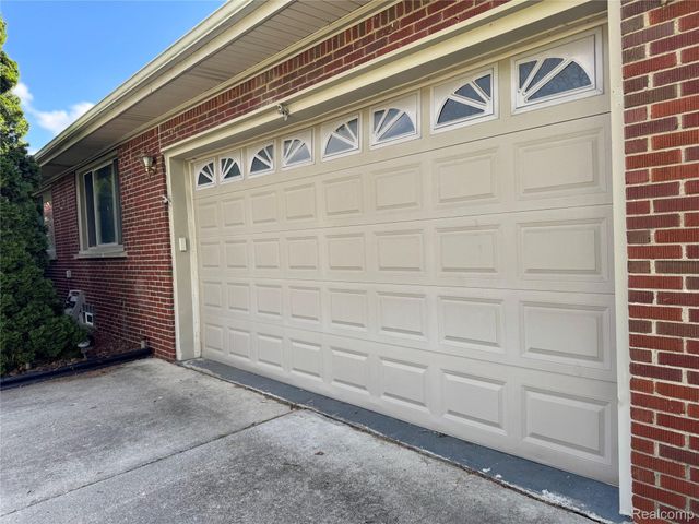 27315 Lathrup Boulevard, Lathrup Village, MI 48076