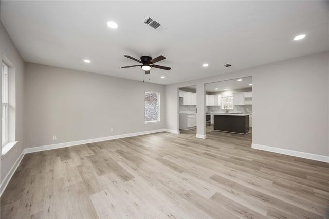 11302 White Gate Lane, Houston, TX 77067