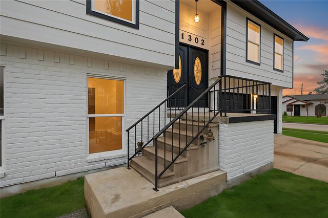 11302 White Gate Lane, Houston, TX 77067