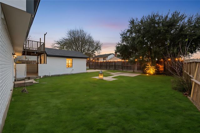 11302 White Gate Lane, Houston, TX 77067