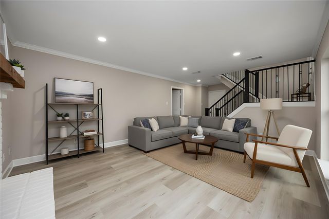 11302 White Gate Lane, Houston, TX 77067