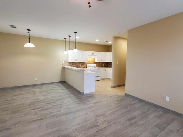 527 12th Street Street, San Leon, TX 77539