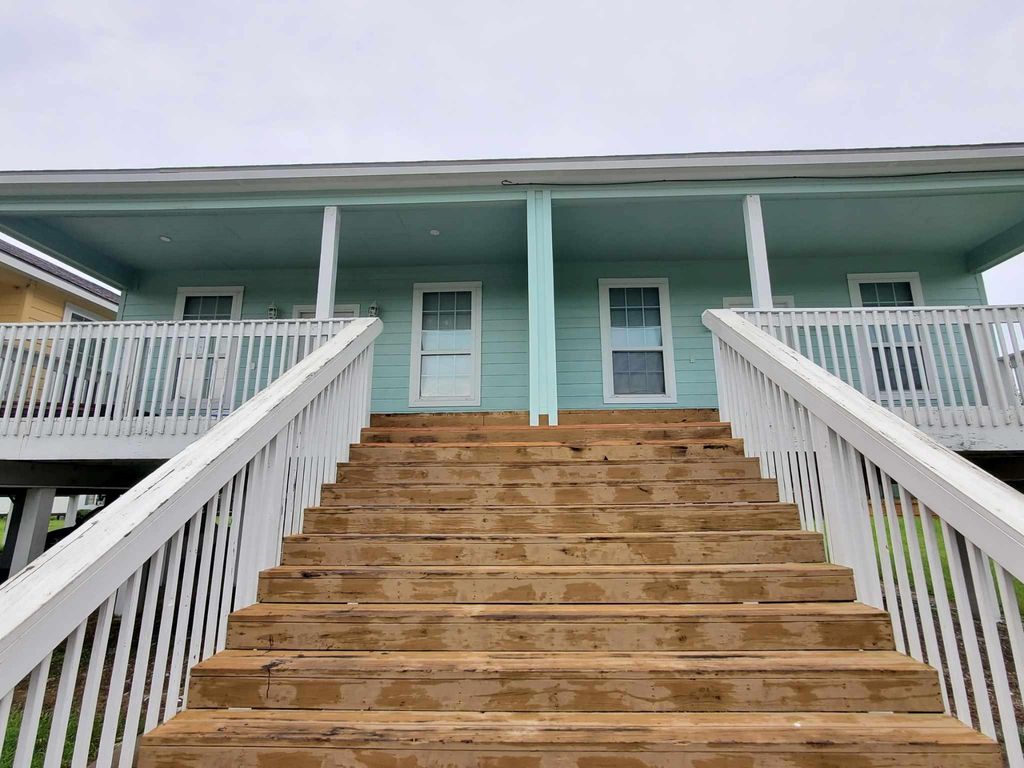 527 12th Street Street, San Leon, TX 77539